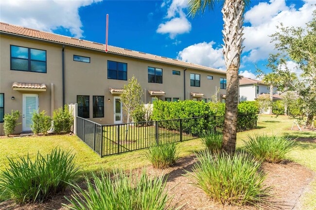 Building Photo - 4828 Chantilly Rd