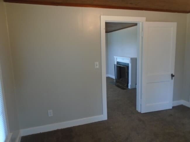Building Photo - Plenty of Space in Hope Mills! $1050/month!