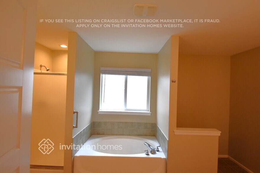 Building Photo - 19718 99th St Ct E