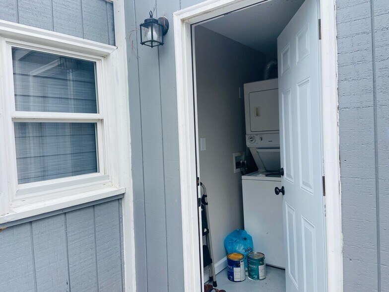 Laundry Room - 311 Penniman Rd