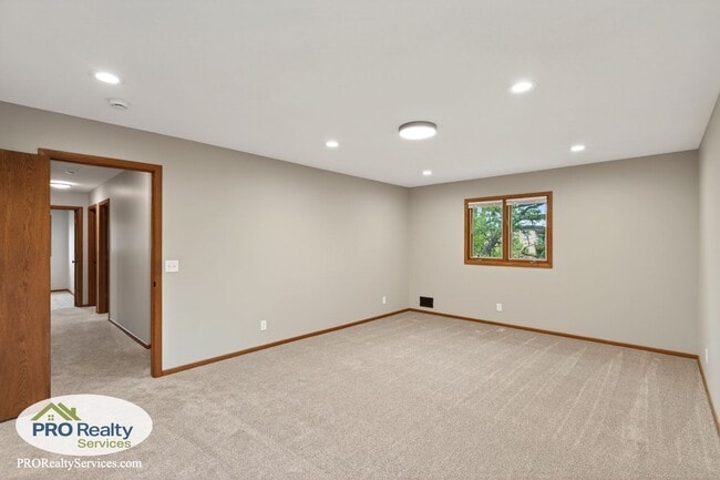 Building Photo - Recently Remodeled 4 Bedroom Home