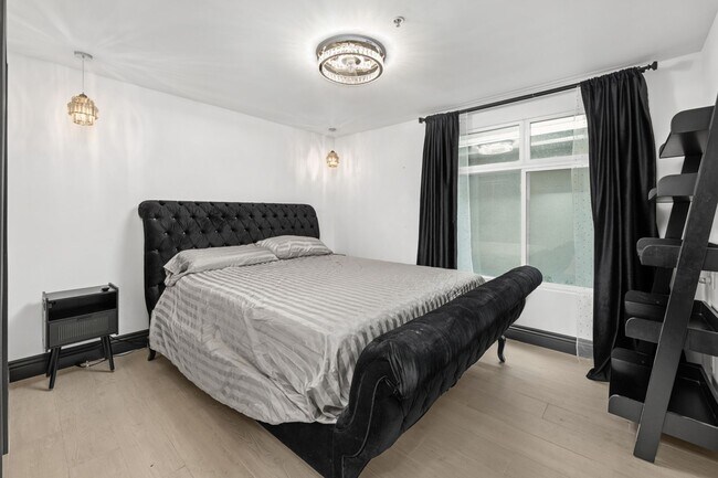 Building Photo - Stunning & fully upgraded 1BR/1BA residence in the heart of Little Italy