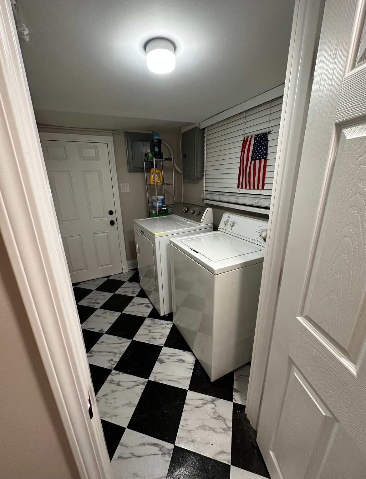 Washer and dryer - 4618 N Karlov Ave