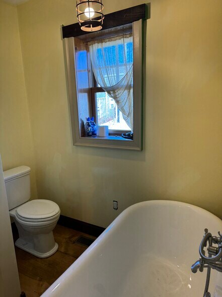 Building Photo - 106 Wheelock Ave