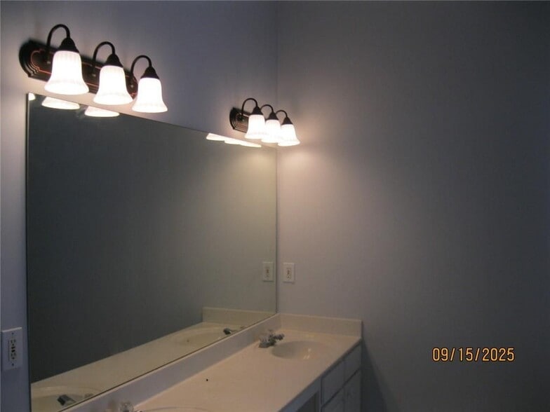 Building Photo - 1105 Wake Robin Cir SW