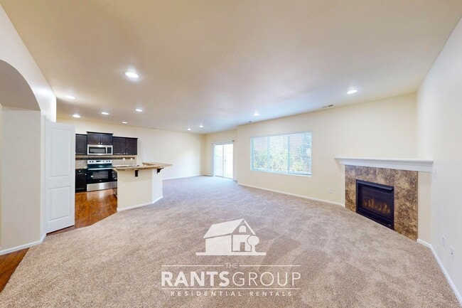 Building Photo - 5-Bedroom Home in Eagle Court with Easy I-...