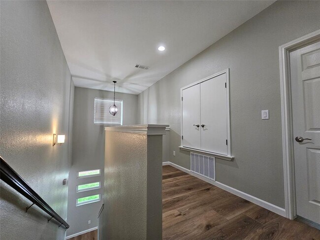 Building Photo - 169 Chickasaw