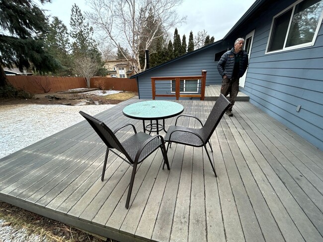 Building Photo - 3 Bedroom / 2 Bathroom in Bend's Orchard D...