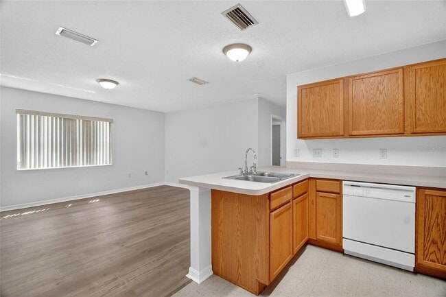 Building Photo - 525 Paulling Dr