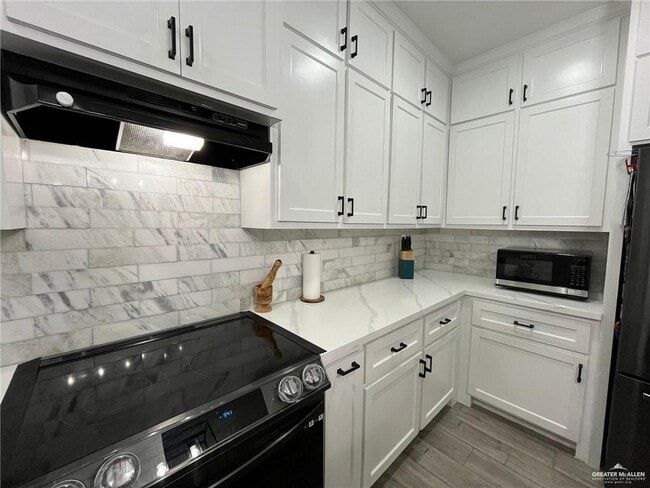 Building Photo - 20 N Sugar Bear Dr