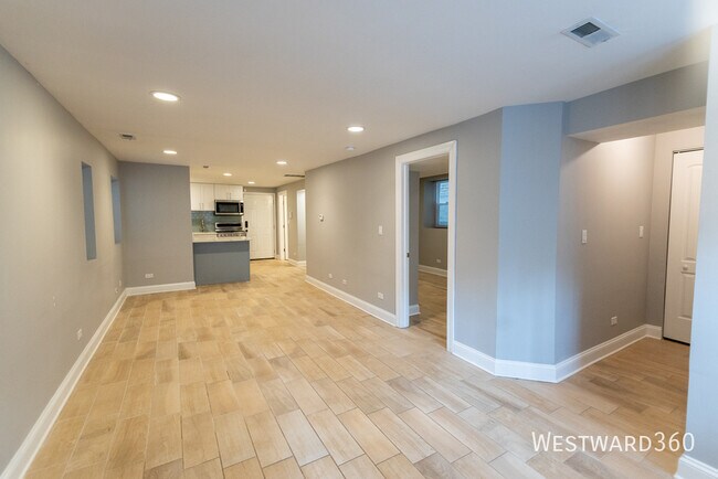 Building Photo - 1924 N Honore St