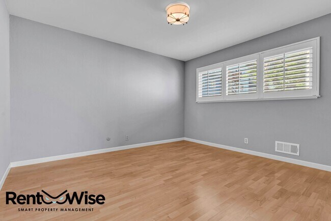 Building Photo - 11 Argent Alley