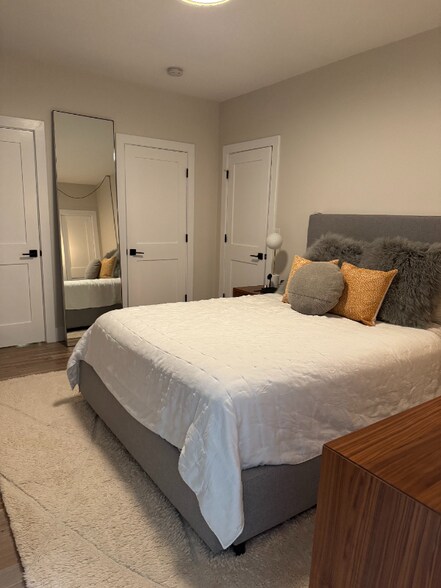 Building Photo - 15 Yale St