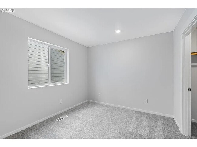 Building Photo - 439 SW 32nd St