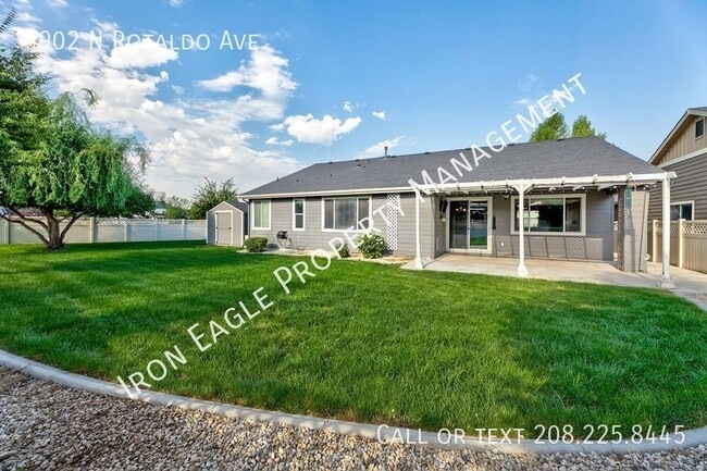 Building Photo - 3902 N Rotaldo Ave