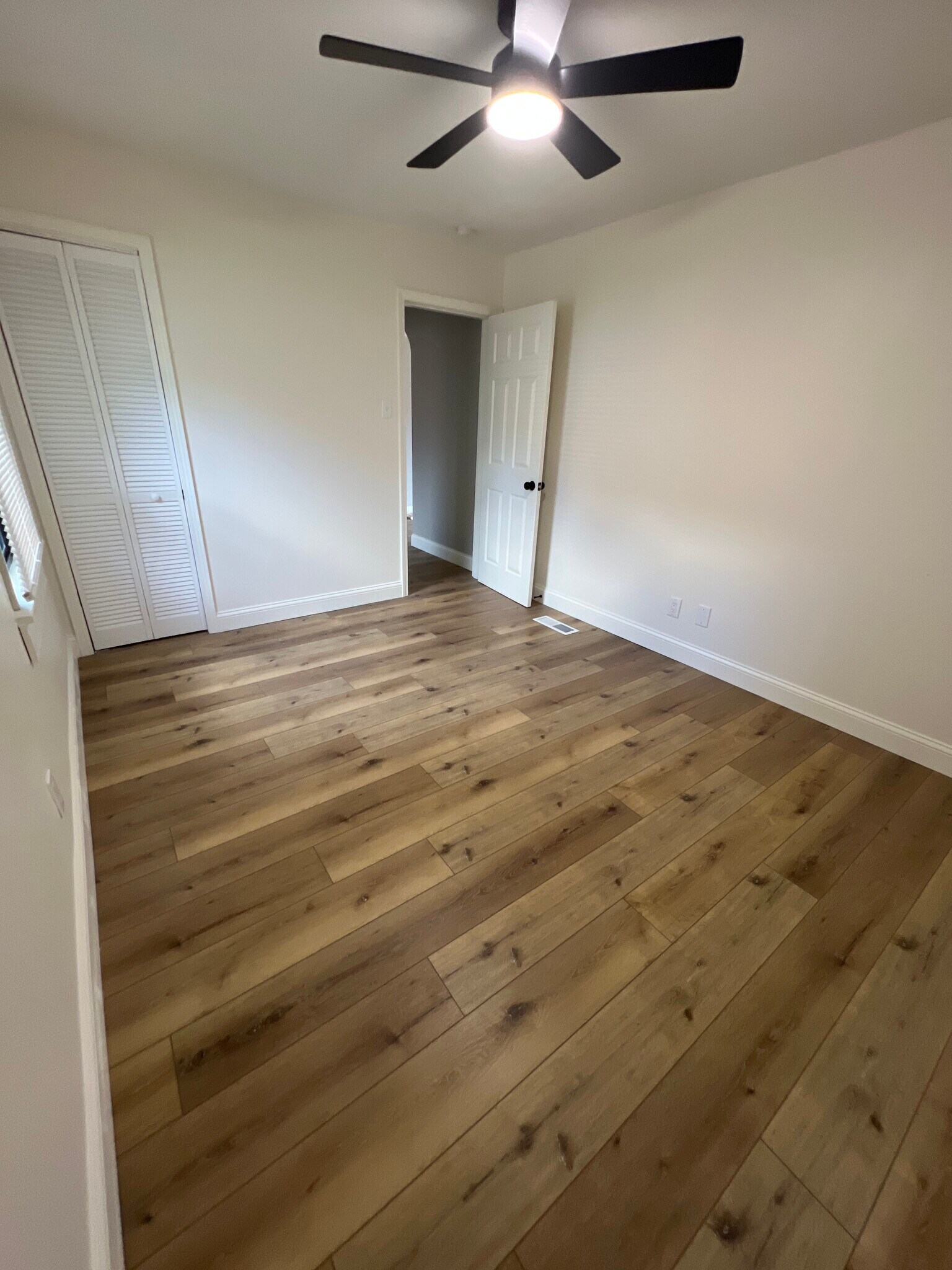 Front Bedroom - 3014 Maywood Ave
