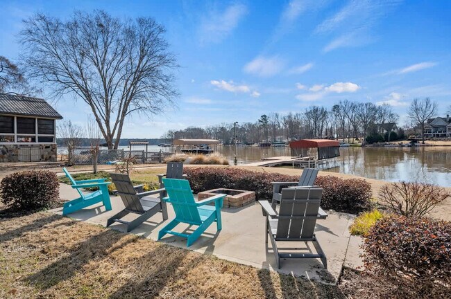 Building Photo - 124 Clack Cir