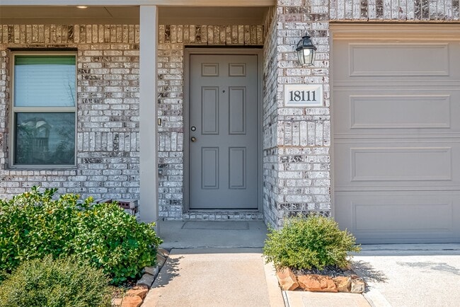 Building Photo - 18111 Robin Creek Dr