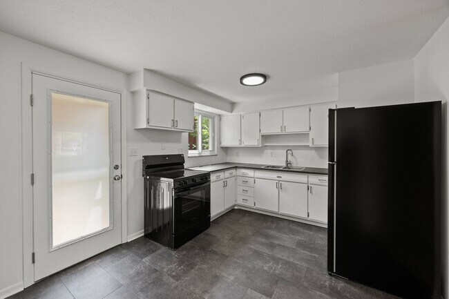 Building Photo - SWIGO - Folkestone