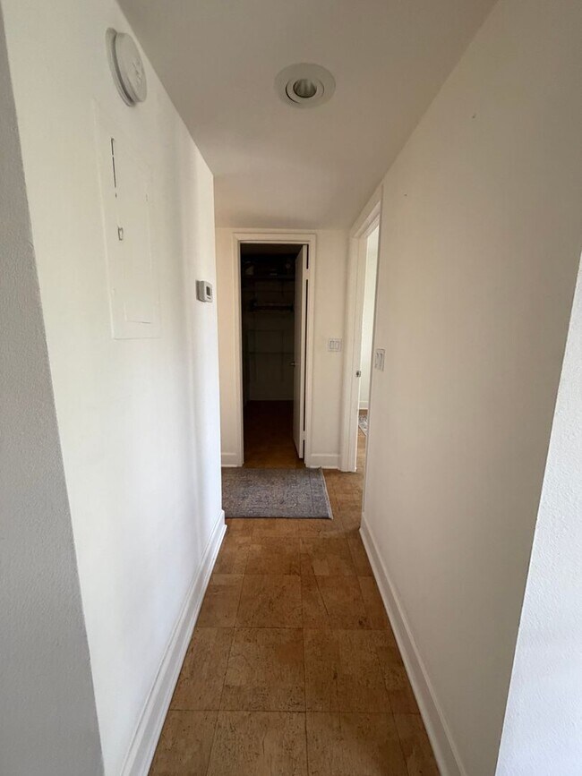 Building Photo - Hollywood Luxury 2 Bed Condo!