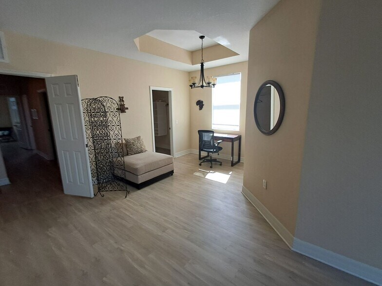 Building Photo - 16228 Via Solera Cir