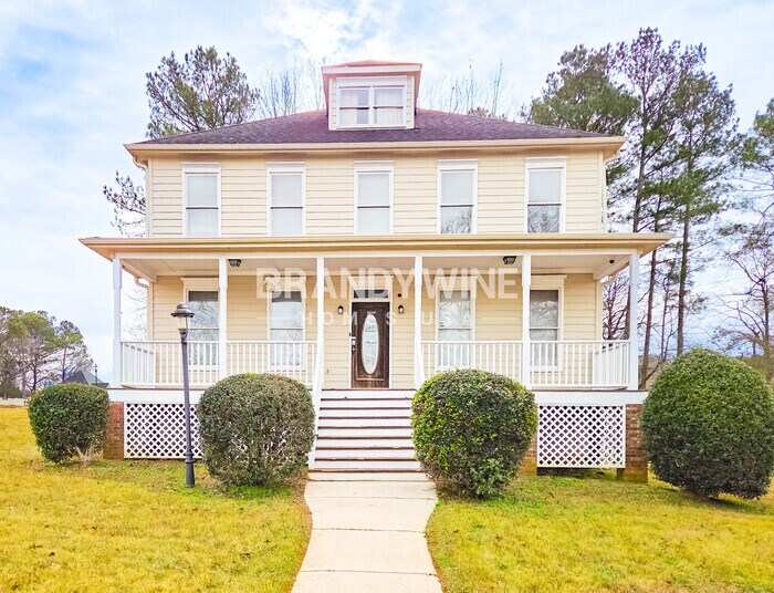 Building Photo - 170 Memory Ln