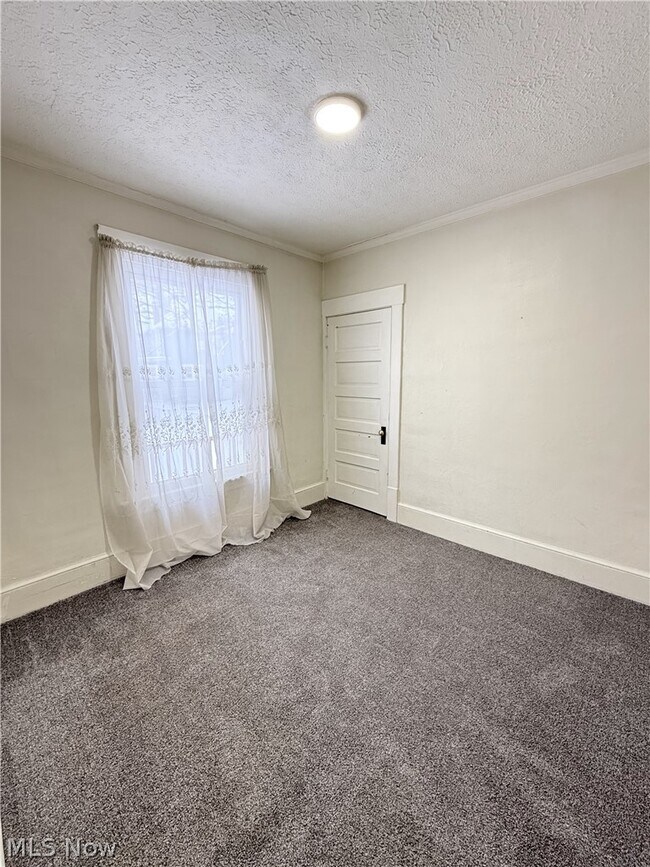 Building Photo - 1253 California Ave