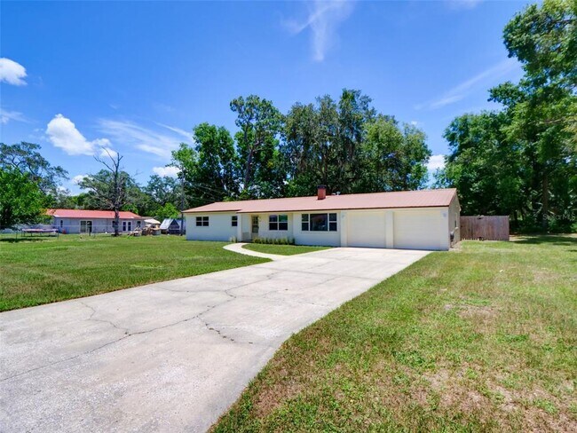 Building Photo - 305 Sunset Dr