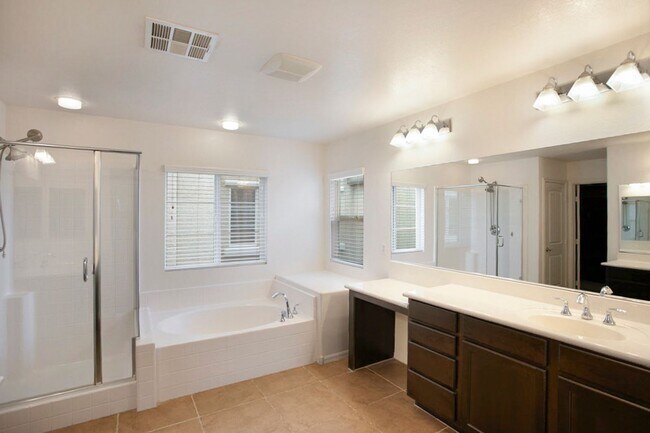 Building Photo - 3 Story Home With Large Loft IN Providence