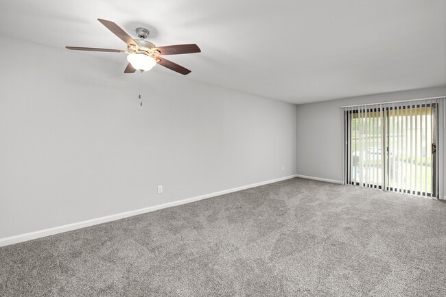 Chesterfield Place Apartments | One Bedroom Remodel | Living & Dining Space - Chesterfield Place Apartments
