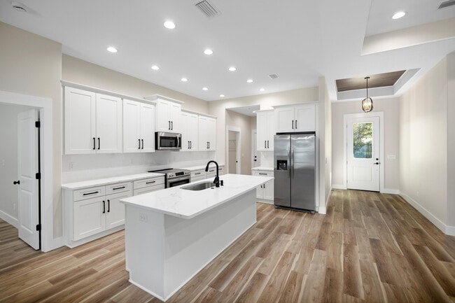 Building Photo - 119 Spruce St