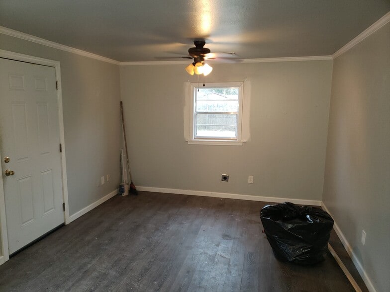 Living Room Area - 806 Post St