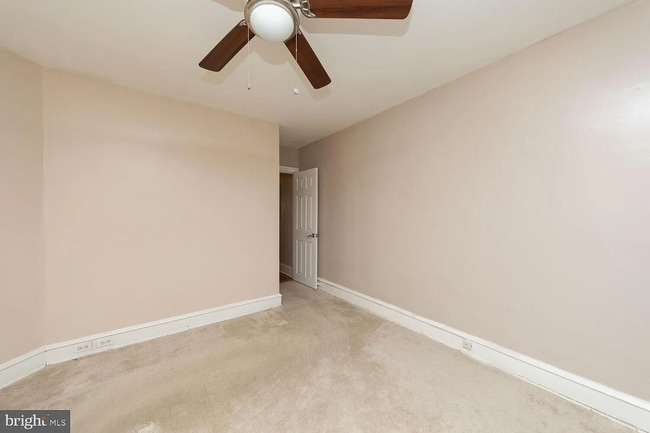 Building Photo - 1827 73rd Ave