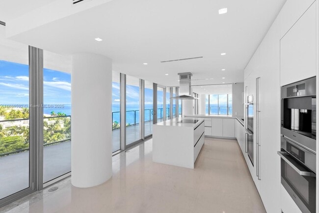 Building Photo - 350 Ocean Dr
