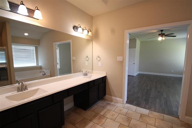 Building Photo - 3102 Flowering Springs Dr