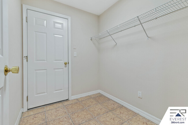 Building Photo - 59 Woodlawn Dr