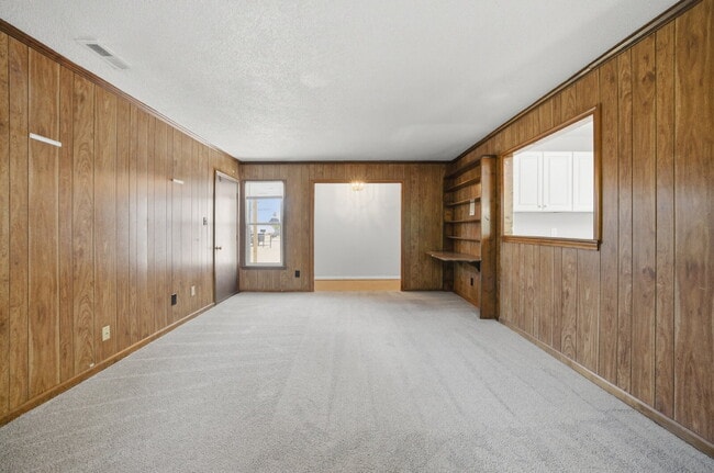 Building Photo - 3 BEDROOM RANCH HOME WITH GARAGE FOR RENT IN CENTRAL VIRGINIA BEACH!