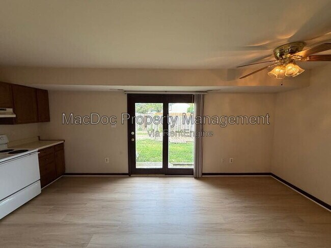 Building Photo - 5145 Cottonwood Ct