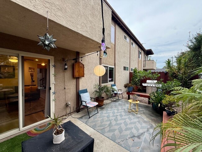 Building Photo - Charming 2 bedroom Condo in Carlsbad Village