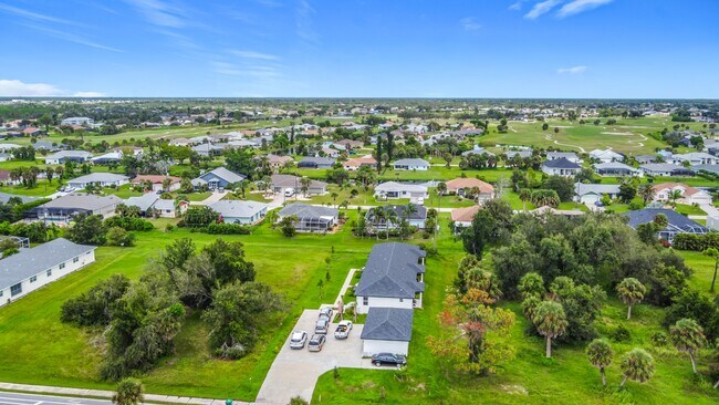 Building Photo - 260 Rotonda Blvd W