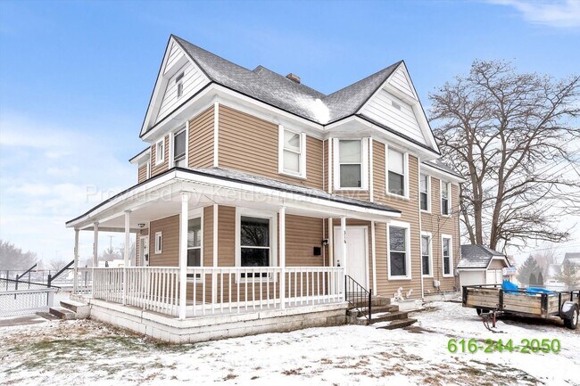 Building Photo - 801 Prospect Ave SE