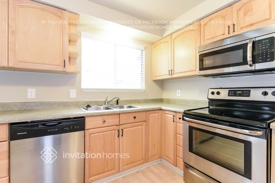 Building Photo - 34811 27th Ave SW