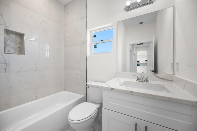 Building Photo - 13 Polar Ct