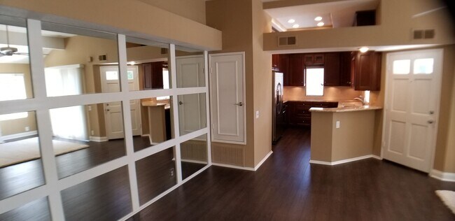 Building Photo - Corsica Villas Condo!