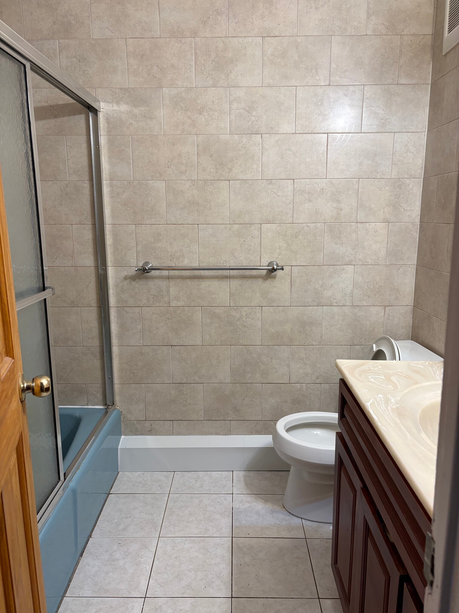 main bathroom - 4115A 75th St