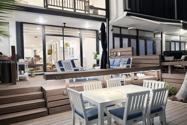 Building Photo - 2676 NE 135th St