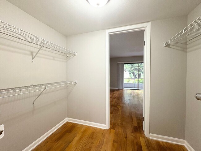 Building Photo - Gorgeous 1/1 Condo in Winter Springs ~ Upd...