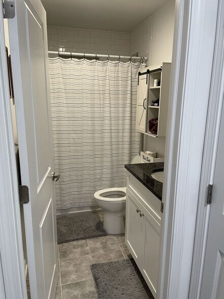 Building Photo - 1142 Springwood Ave