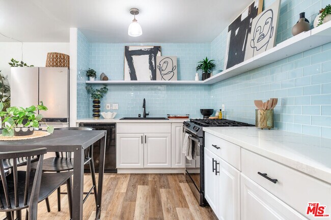 Building Photo - 9950 Durant Dr