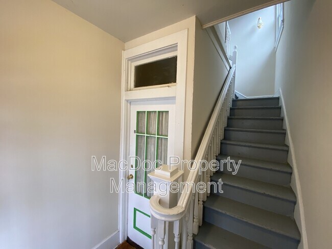 Building Photo - 320 Wolfe St